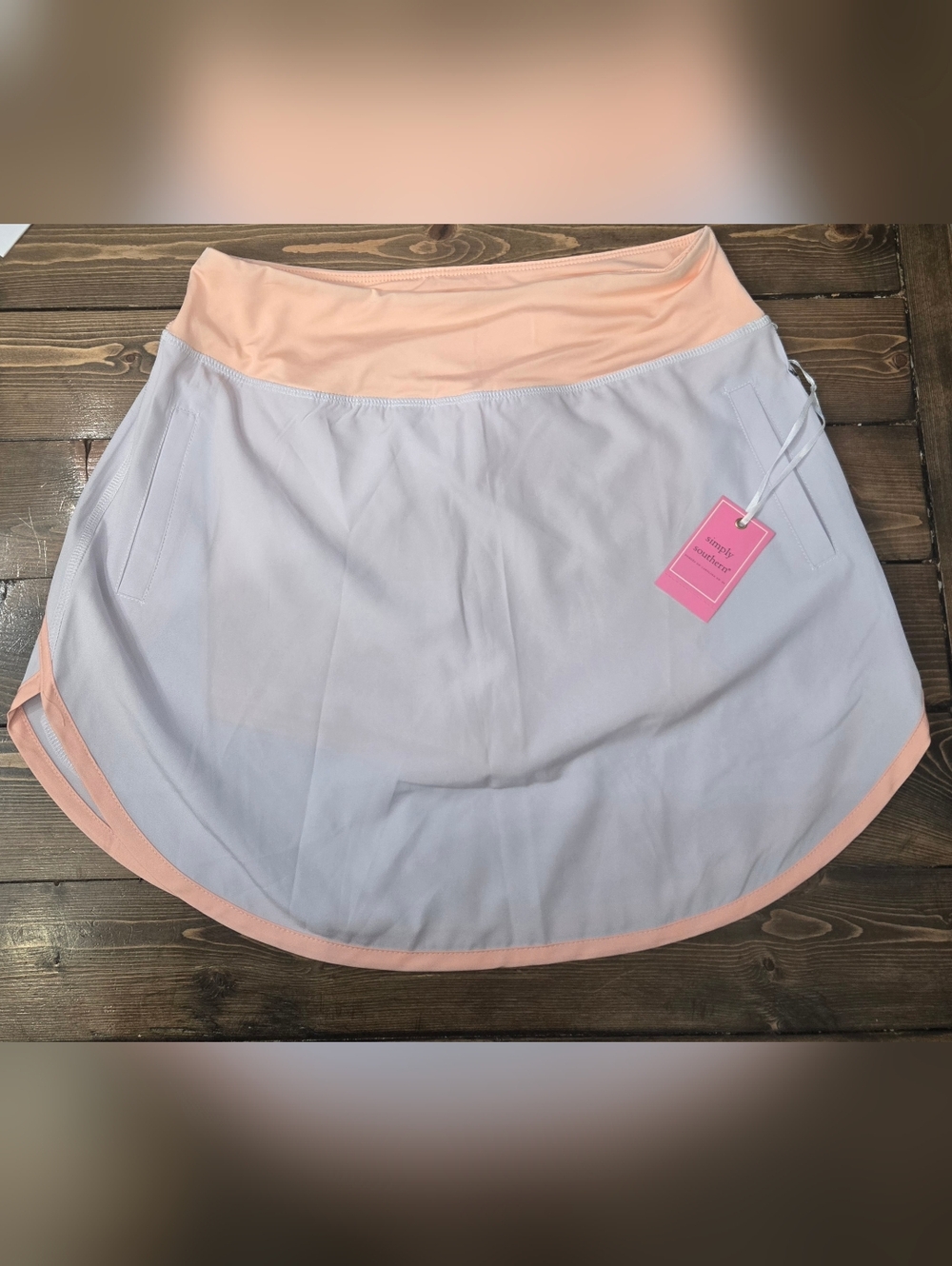 NwT Simply Southern Peach-Trim White Athletic Skort Size Medium